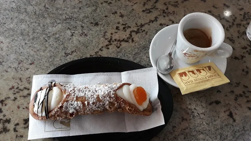 Charleston Bar...caffetteria...pasticeria...gelateria